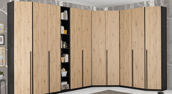 Armadi in legno battenti
